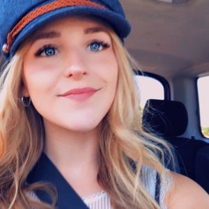 Meet your Posher, Courtney